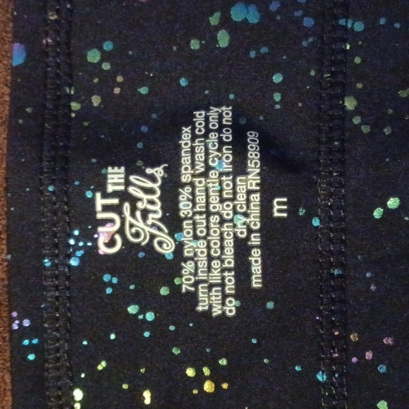 CUT THE THRILLS, NWOT WOMENS LEGGINGS, SIZE MEDIUM. - Picture 4 of 4